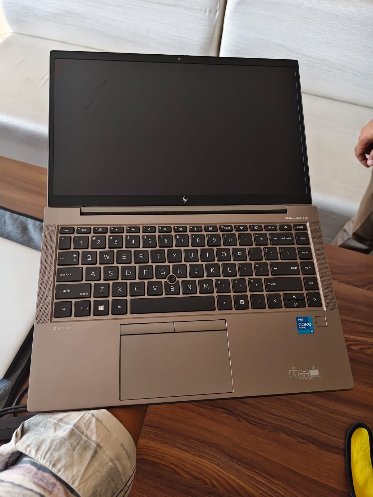 https://agarwaltechhub.com/storage/photos/1/Laptop/Zbook Firefly/6a1823f0f0a46.jpeg